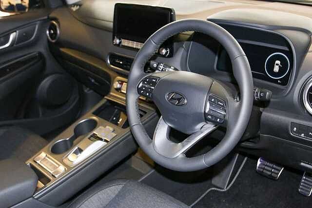 Hyundai Kona Electric SUV E (204ps) Premium 64kWh 7kW OBC
