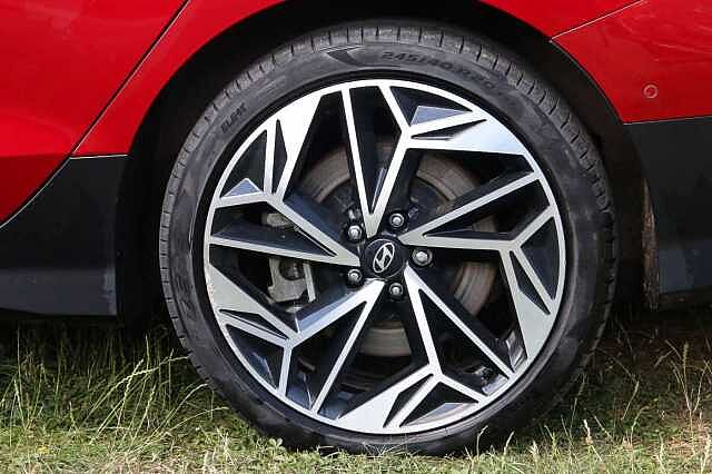 Hyundai IONIQ 6 E (325ps) Ultimate 77kWh (Dual Motor) AWD Red