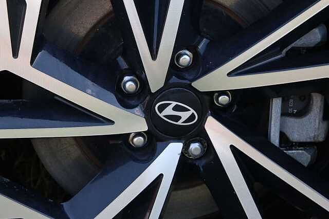 Hyundai IONIQ 6 E (325ps) Ultimate 77kWh (Dual Motor) AWD Red