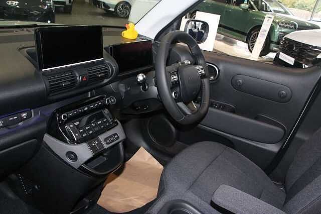 Hyundai INSTER 49kWh Auto 02 Long Range Yellow