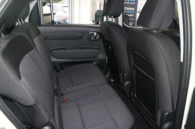 Hyundai INSTER 49kWh Auto 02 Long Range Yellow