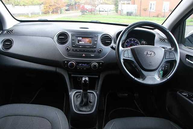 Hyundai i10 1.2 Premium 5dr Auto