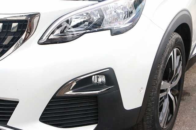 Peugeot 3008 1.2 Puretech Allure 5dr EAT6 White