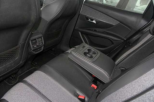 Peugeot 3008 1.2 Puretech Allure 5dr EAT6 White