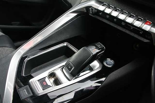 Peugeot 3008 1.2 Puretech Allure 5dr EAT6 White