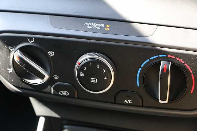 Hyundai BAYON 1.0 TGDi [90] Black Line 5dr Green